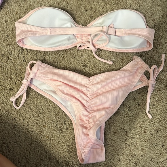 Bathing suits - Picture 3 of 10